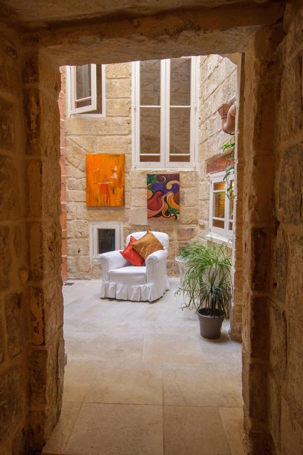 Town House Steeped In History Rabat Exterior foto
